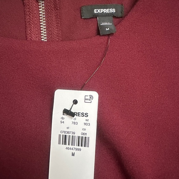 NWT Express Crew Neck Cap Sleeve Back Zipper Midi Sheath Dress size M (327) - Picture 4 of 12